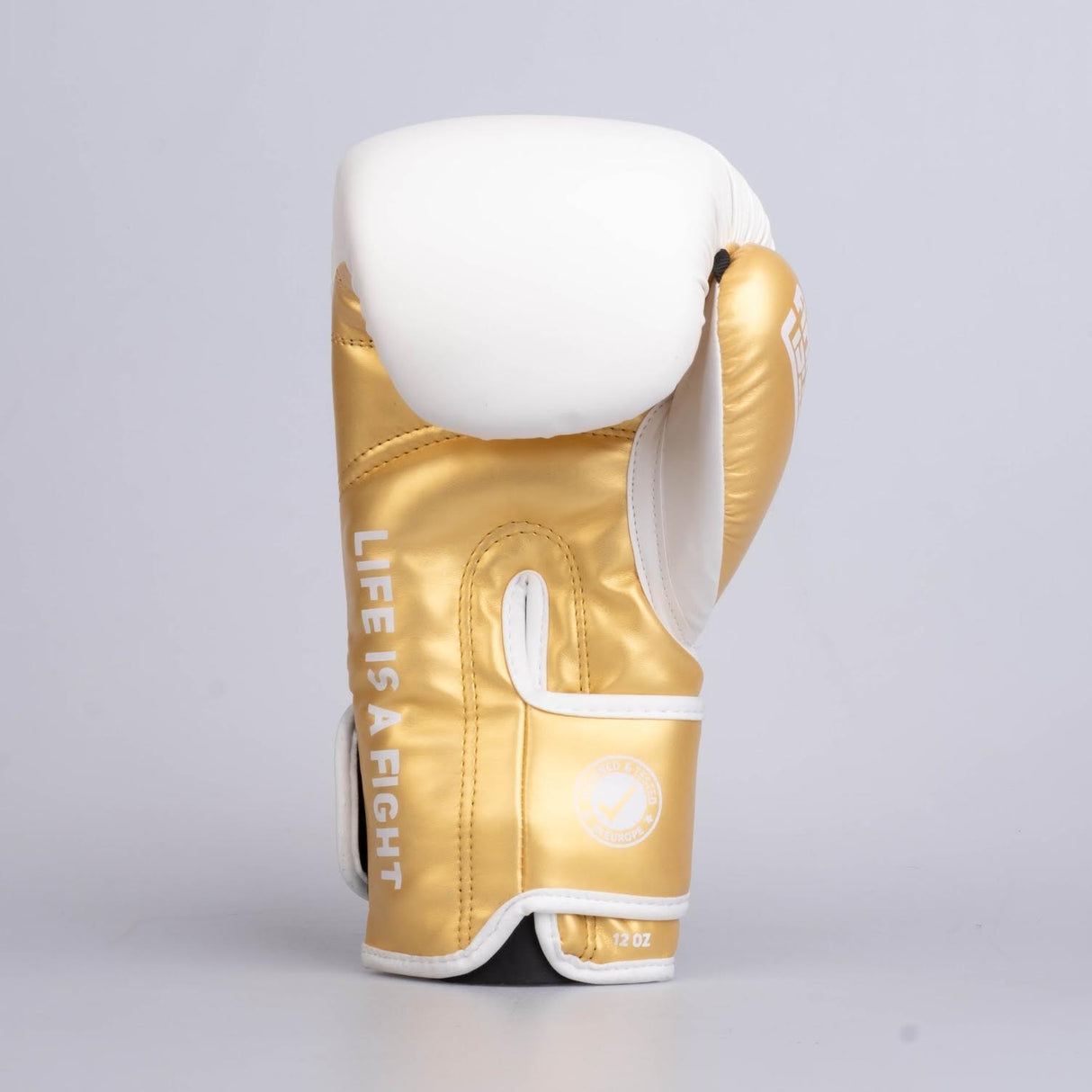 Guantes de boxeo de PU para entrenamiento de combate en color blanco y dorado - FBG-TRP-002