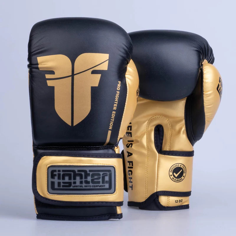 Guantes de boxeo de entrenamiento de PU, color negro y dorado, FBG-TRP-001