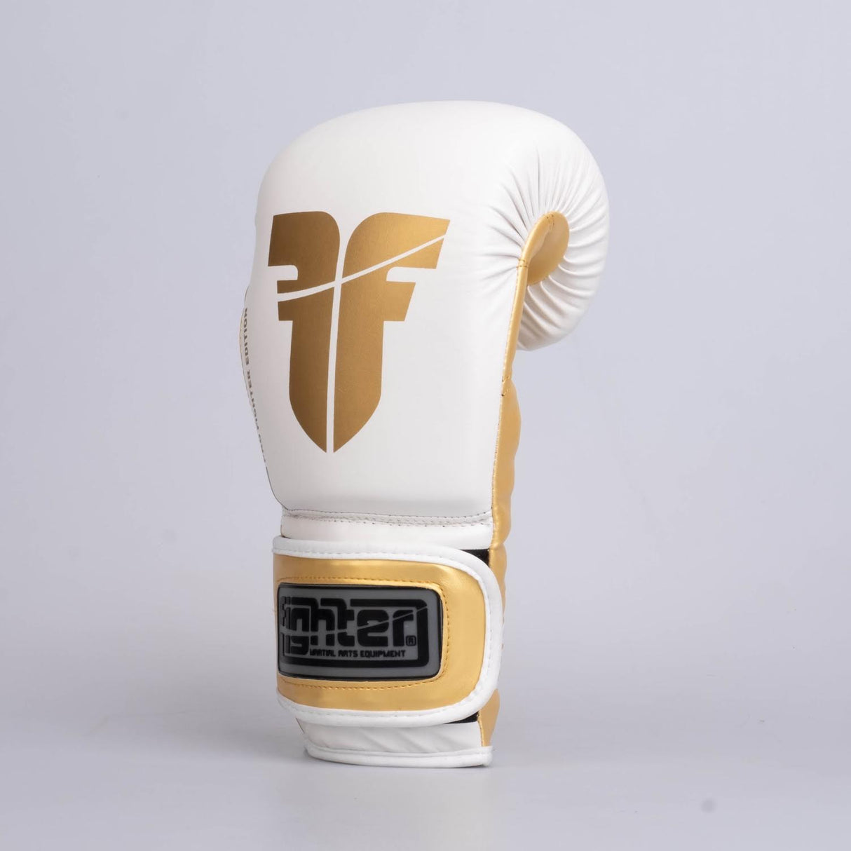 Guantes de boxeo de PU para entrenamiento de combate en color blanco y dorado - FBG-TRP-002