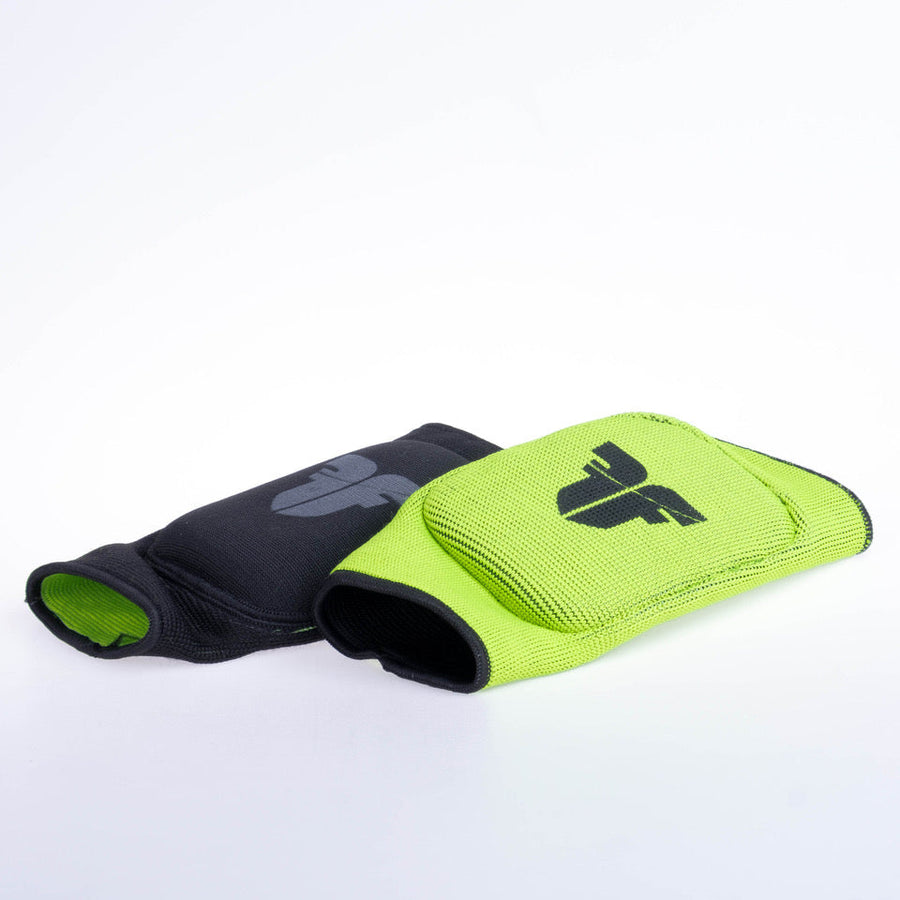 Fighter Elbow Guard Reversible Black/Green protector